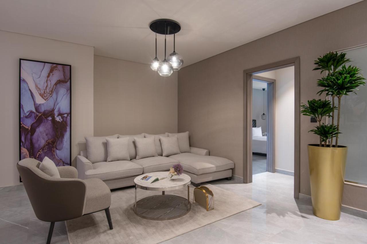 Steigenberger Residence Doha Eksteriør billede A staged living room