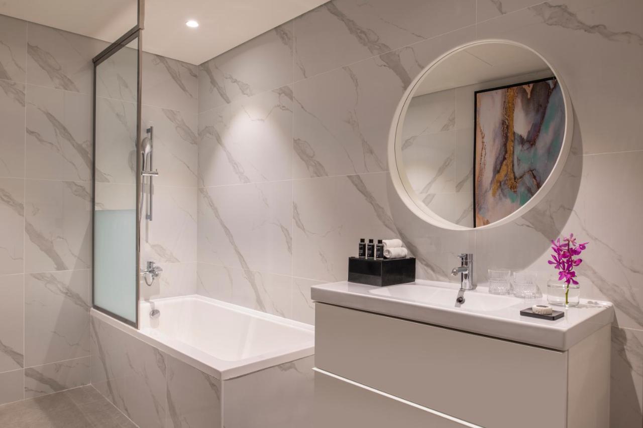 Steigenberger Residence Doha Eksteriør billede Bathroom
